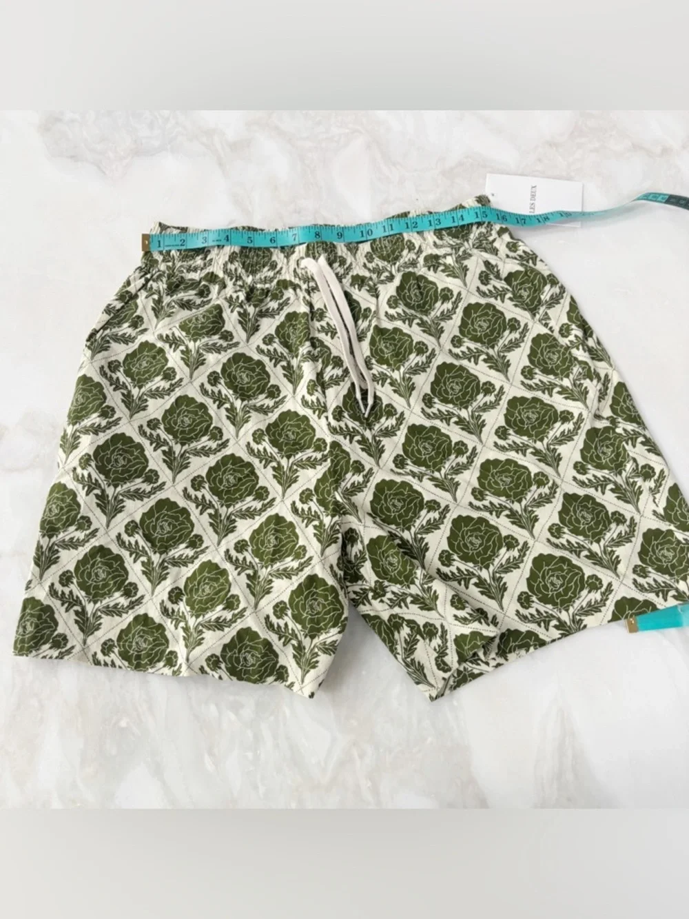 Les Deux 7” Lesley Flower Tile AOP Shorts Men’s Size XL New